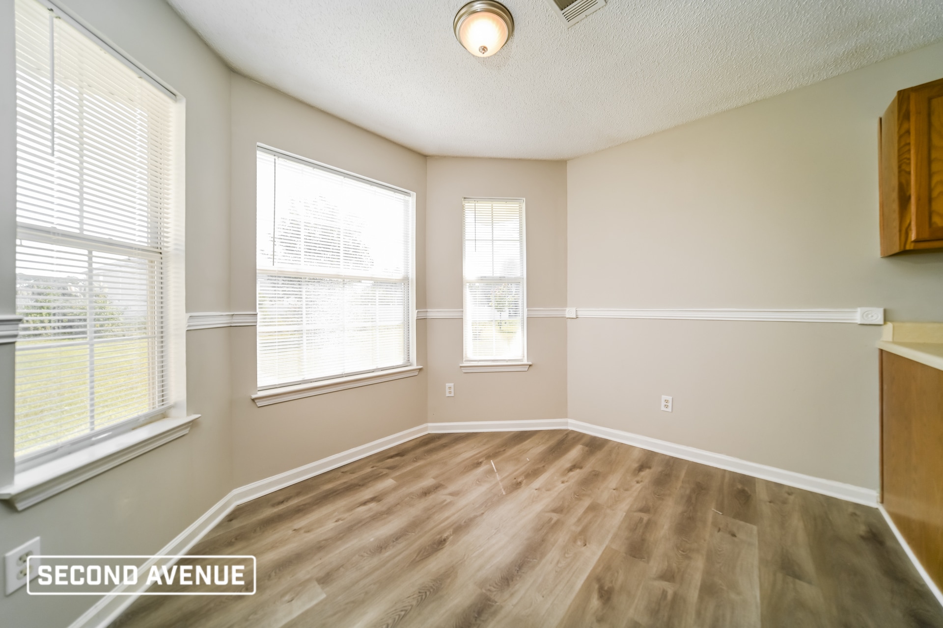 Building Photo - 505 Vaughan Valley View