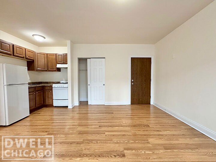 Building Photo - 2606 N Kimball Ave