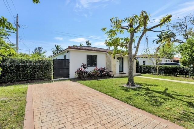 Building Photo - 6500 SW 38th St