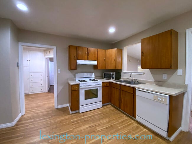 Building Photo - Beautifully Upgraded, 3BD/1BA Carmichael Home, off Fair Oaks Blvd!