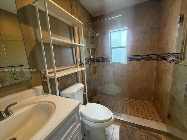 Building Photo - 414 SW 2nd Terrace