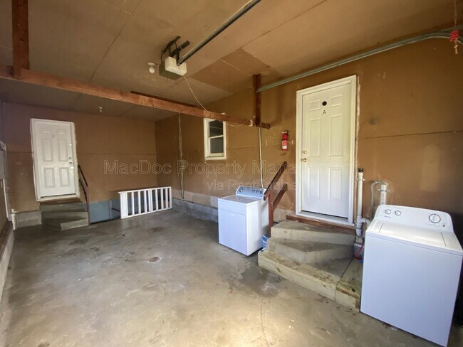 Building Photo - 10291 Paige Rd