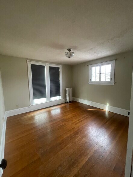 Building Photo - 2424 S Harrison St