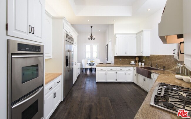 Building Photo - 10108 Empyrean Way