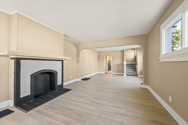 Building Photo - 1117 Superior Ave