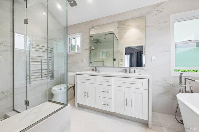 Building Photo - 4 Courtney Ln