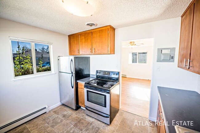 Primary Photo - NEWLY RENOVATED CORNER UNIT - Beautiful 2b...