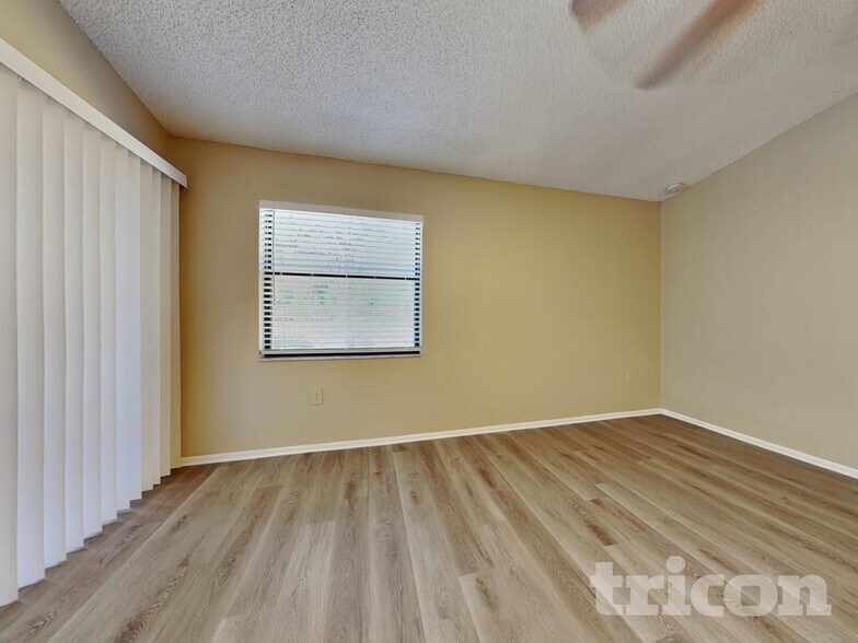 Building Photo - 8111 Hathaway Dr