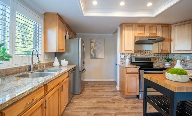 Building Photo - 1173 Capri Dr