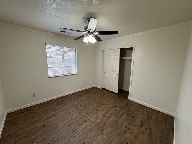 Building Photo - Newly remodeled Home Available Now!