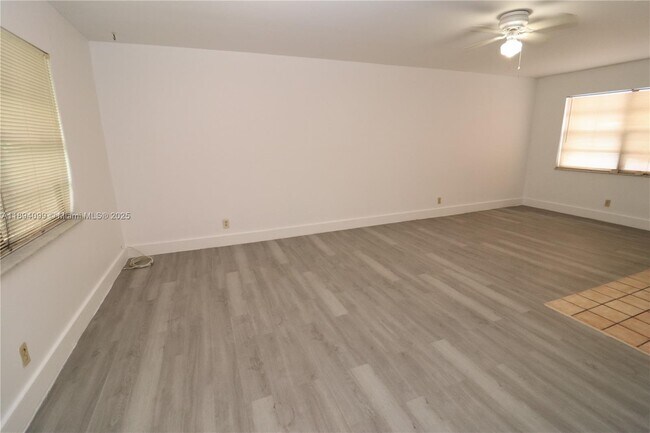 Building Photo - 1206 N 22nd Ave
