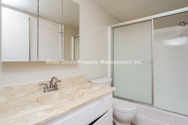 Building Photo - Charming Remodeled 3-Bedroom Townhome on Cul-de-Sac Near Greenbelt & Pool