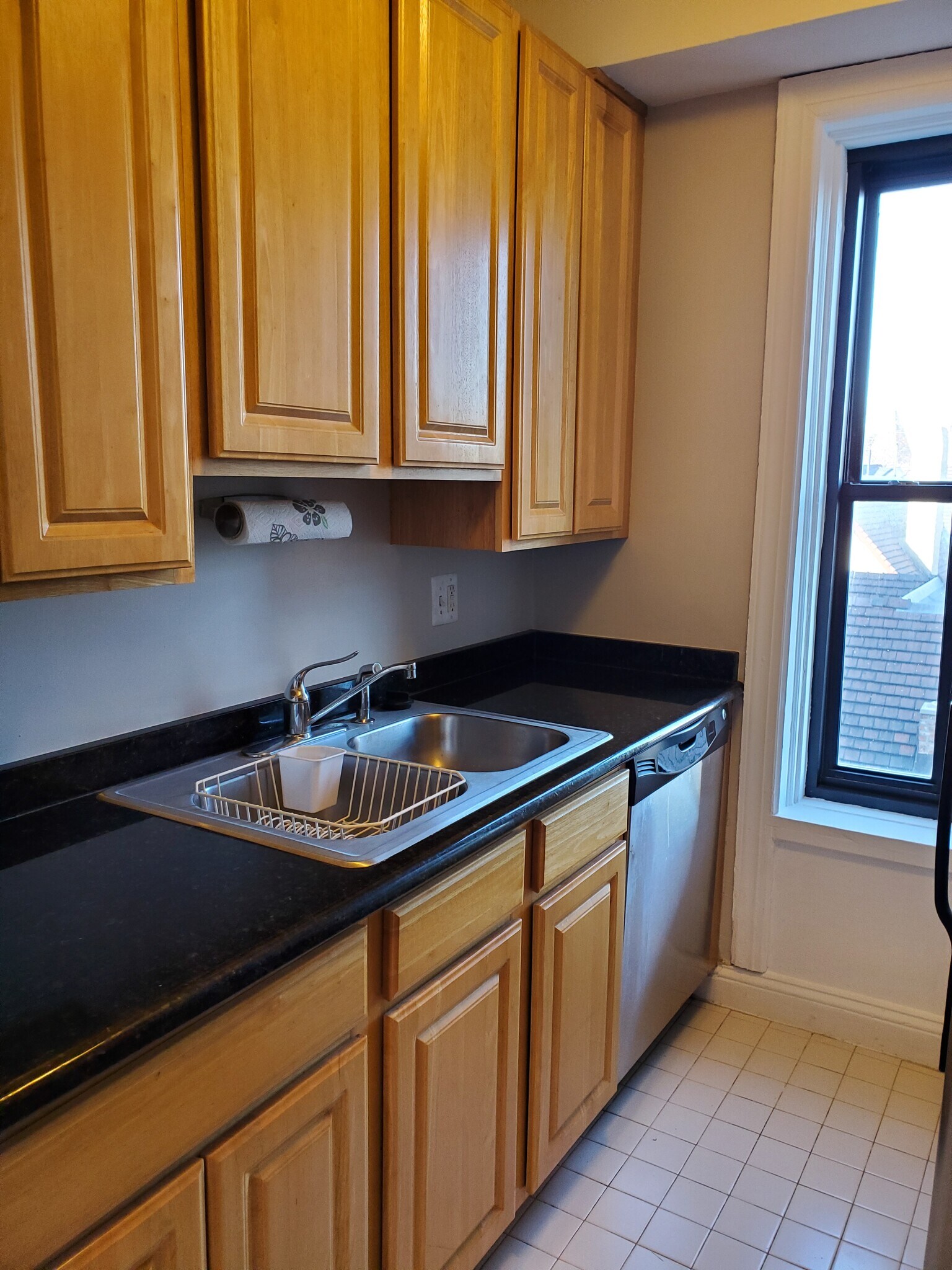 Building Photo - 15 E Kirby St