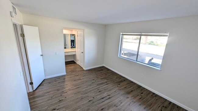 Building Photo - 2260 N Indian Canyon Dr