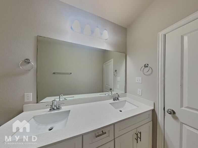 Building Photo - 4584 Titus Cir