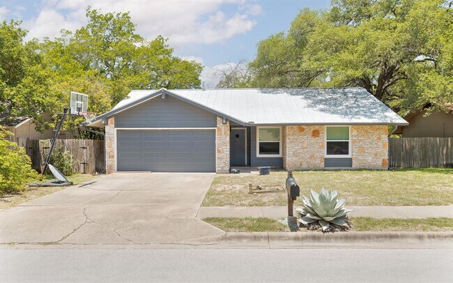 Primary Photo - 5206 Suburban Dr