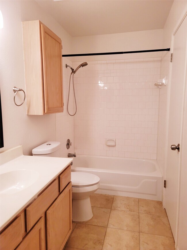 Building Photo - 2203 Place Rebecca Ln