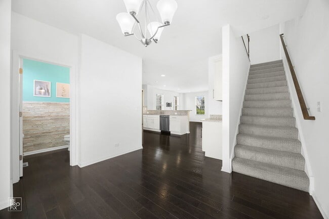 Building Photo - 38 Marcel Ln