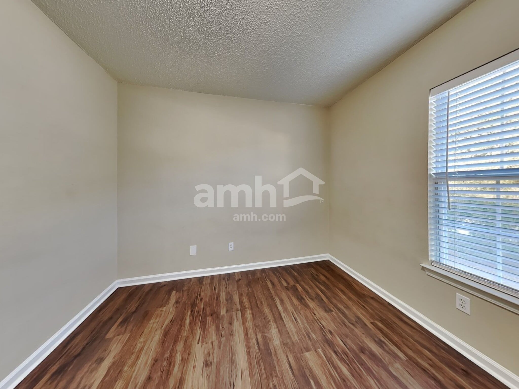 Building Photo - 112 Willow Lakes Ct