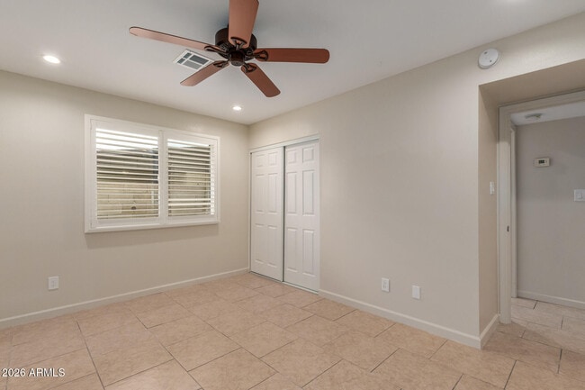 Building Photo - 1628 E Del Rio Dr