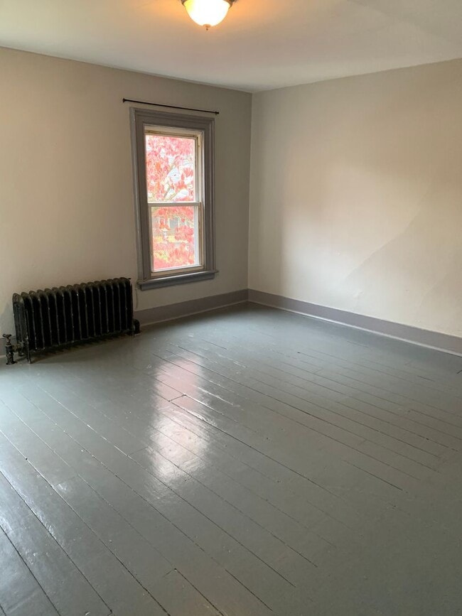 Building Photo - 124 Cedar St