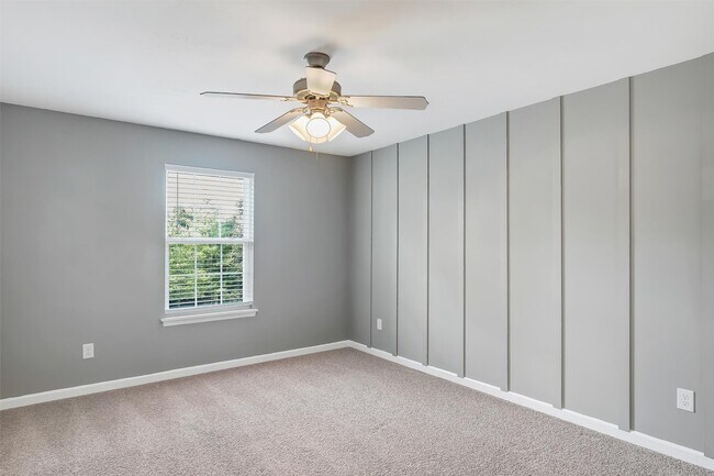 Building Photo - 9733 Crayford Rd