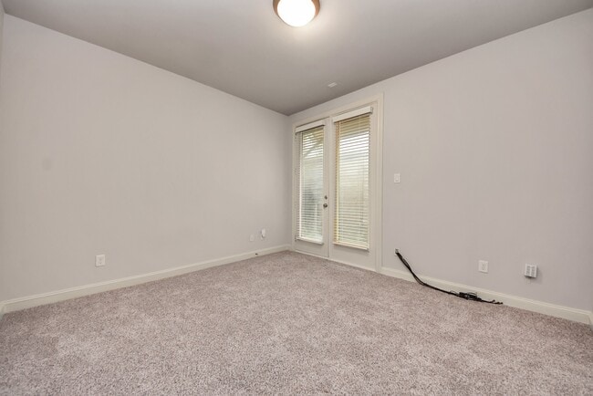 Building Photo - 1831 Dart St