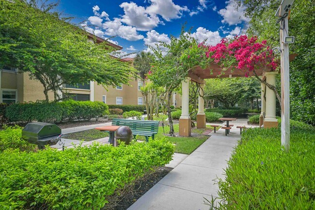 Building Photo - NOW AVAILABLE - Updated 1st Floor Condo in Bonita!