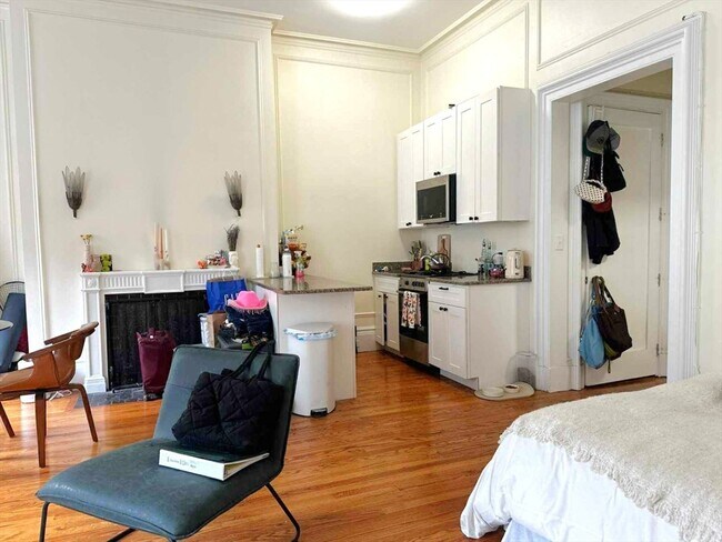 Building Photo - 107 Beacon St