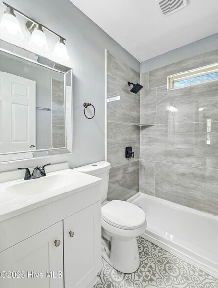 Building Photo - 1602 Forbes Ct