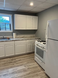 Building Photo - 203 N Main St