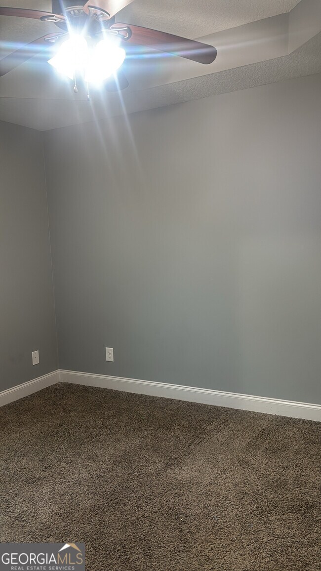 Building Photo - 303 S Charity Ln