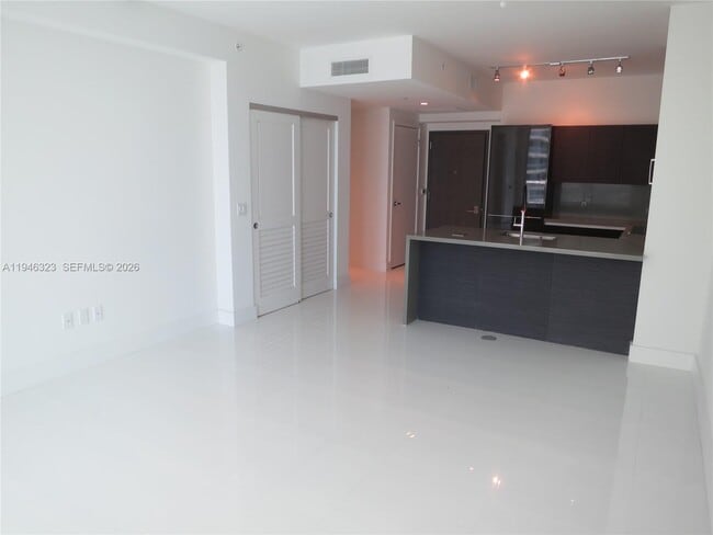 Building Photo - 1080 Brickell Ave