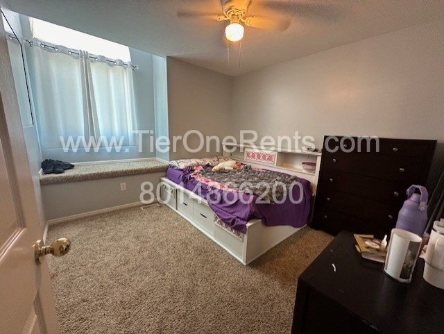 Building Photo - This property offers a NO DEPOSIT option available for qualified renters!
