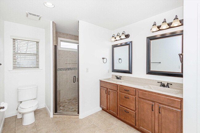 Building Photo - 6680 American Setter Dr