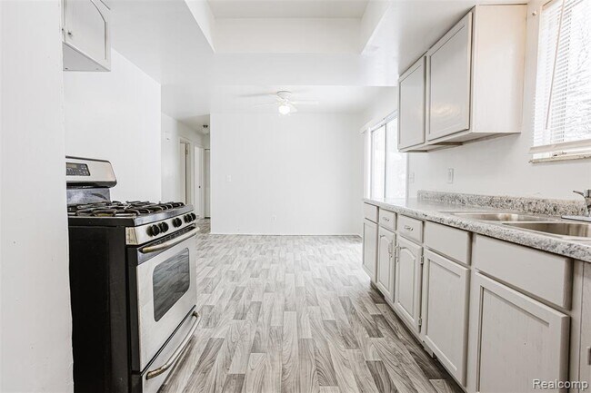 Building Photo - 6627 Orange Ln