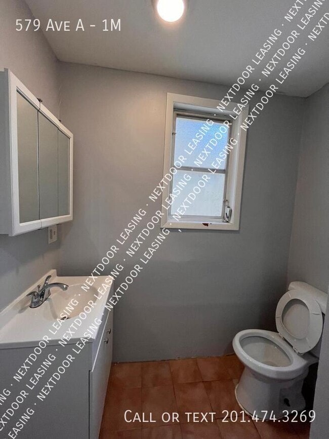 Building Photo - 579 Avenue A