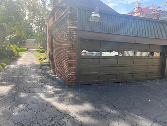 Building Photo - 120 Ridgewood Dr