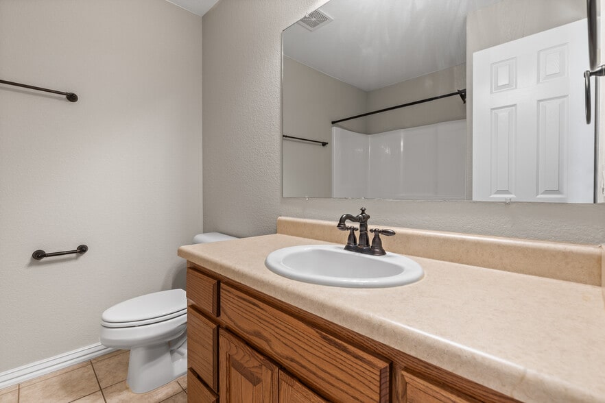 Building Photo - 1 Winchester Ln