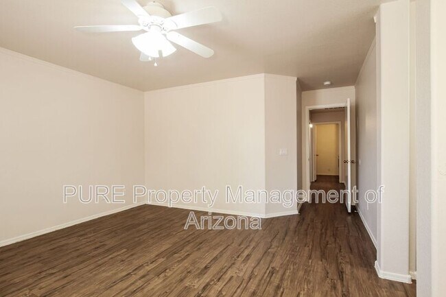 Building Photo - 3526 W Questa Dr