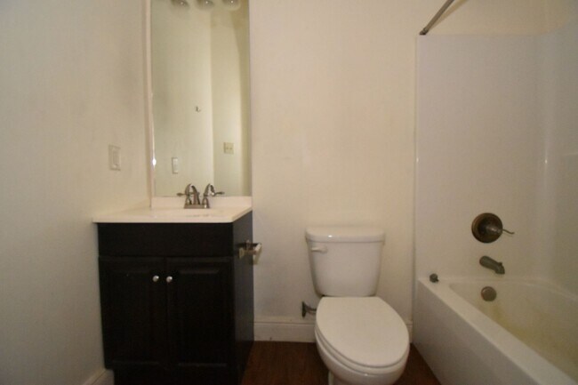 Building Photo - Pine Grove Apartments