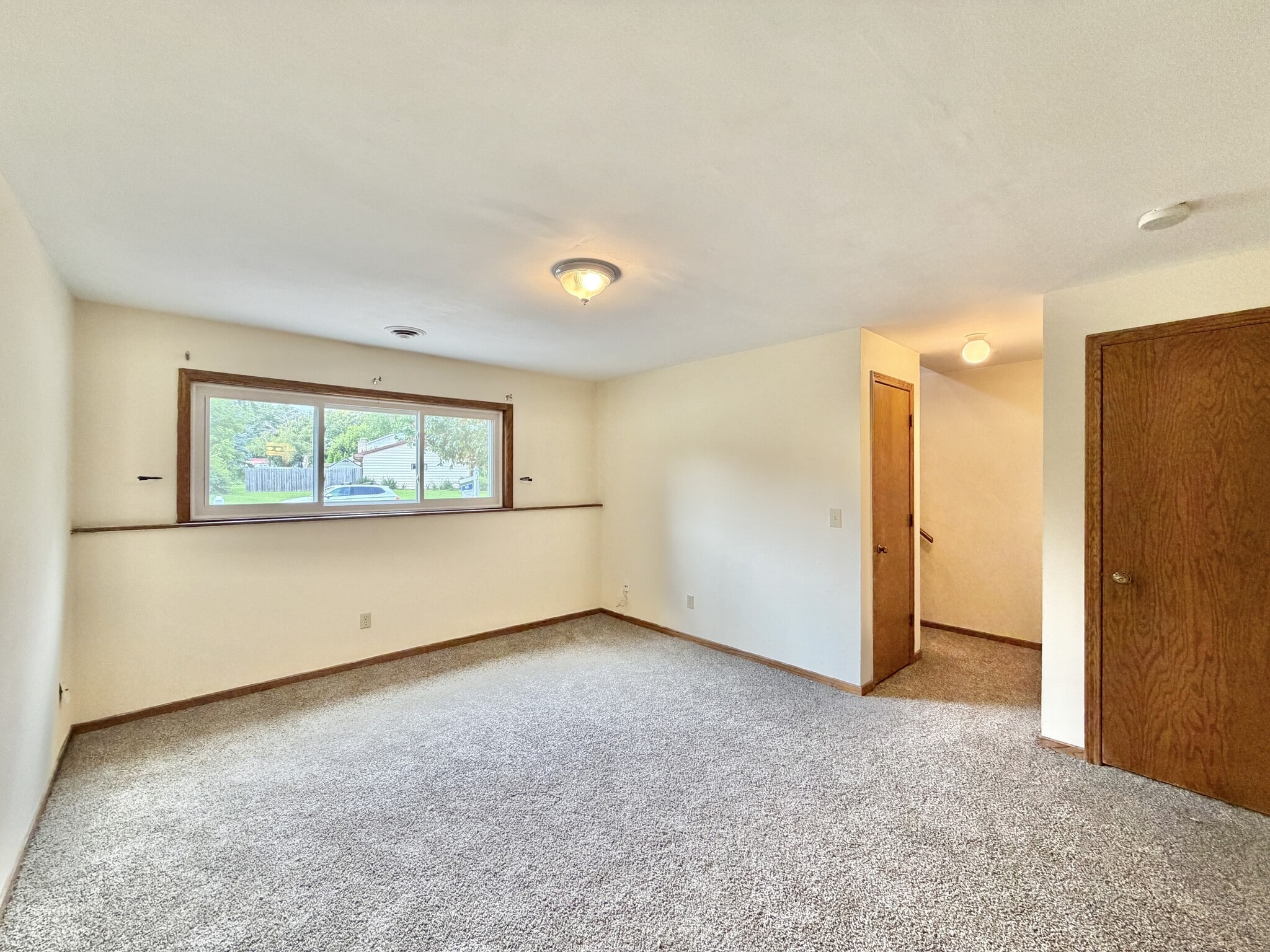 Building Photo - 2658 Chesapeake Dr