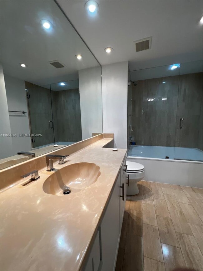 Building Photo - 1717 N Bayshore Dr