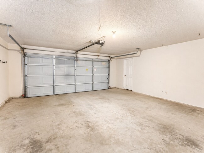 Building Photo - 4302 Pinon Ridge Dr