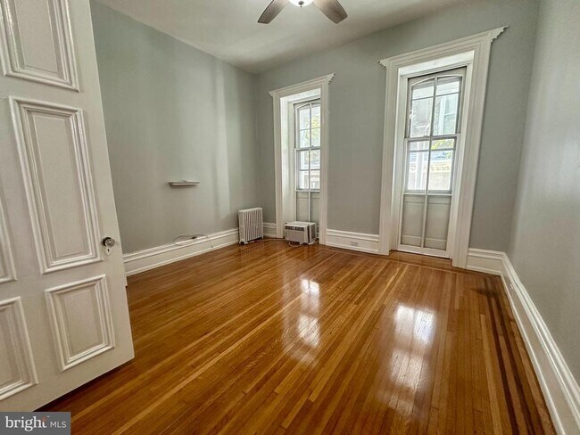Building Photo - 146 Sumac St