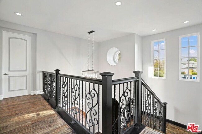 Building Photo - 5309 Louise Ave