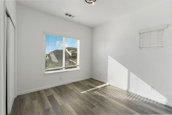 Building Photo - Beautiful 4 Bedroom 3 Bath home in Riverbank