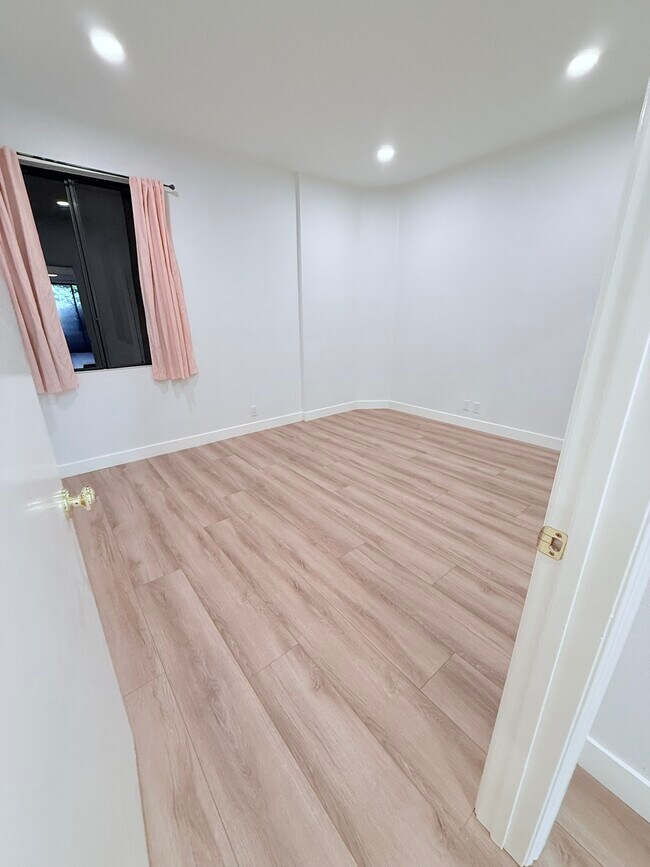 Bedroom 1 - 14572 Dickens St