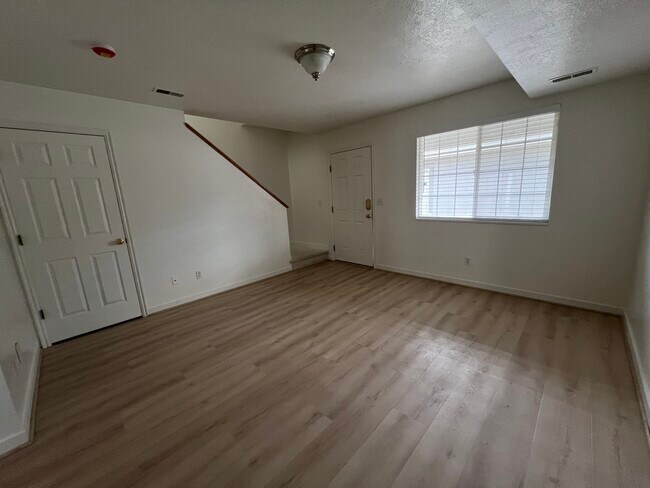 1st Floor Entrance - 1650 Talon Dr