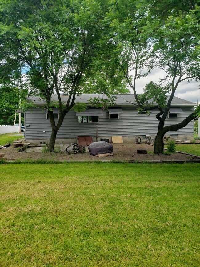 Building Photo - Beautiful Single Family Home